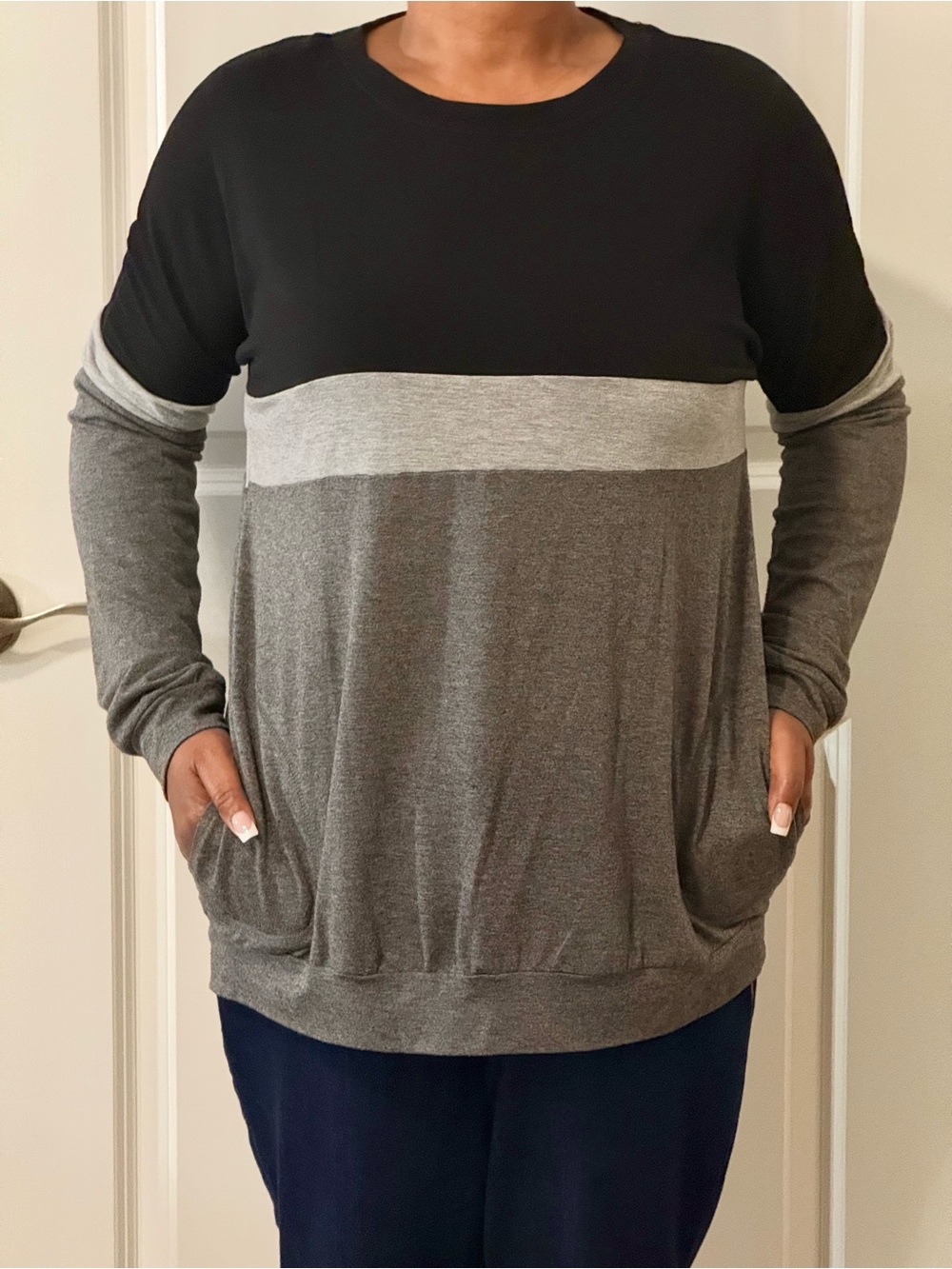 Woman’s Colorblock Crewneck Sweater - Black & Gray